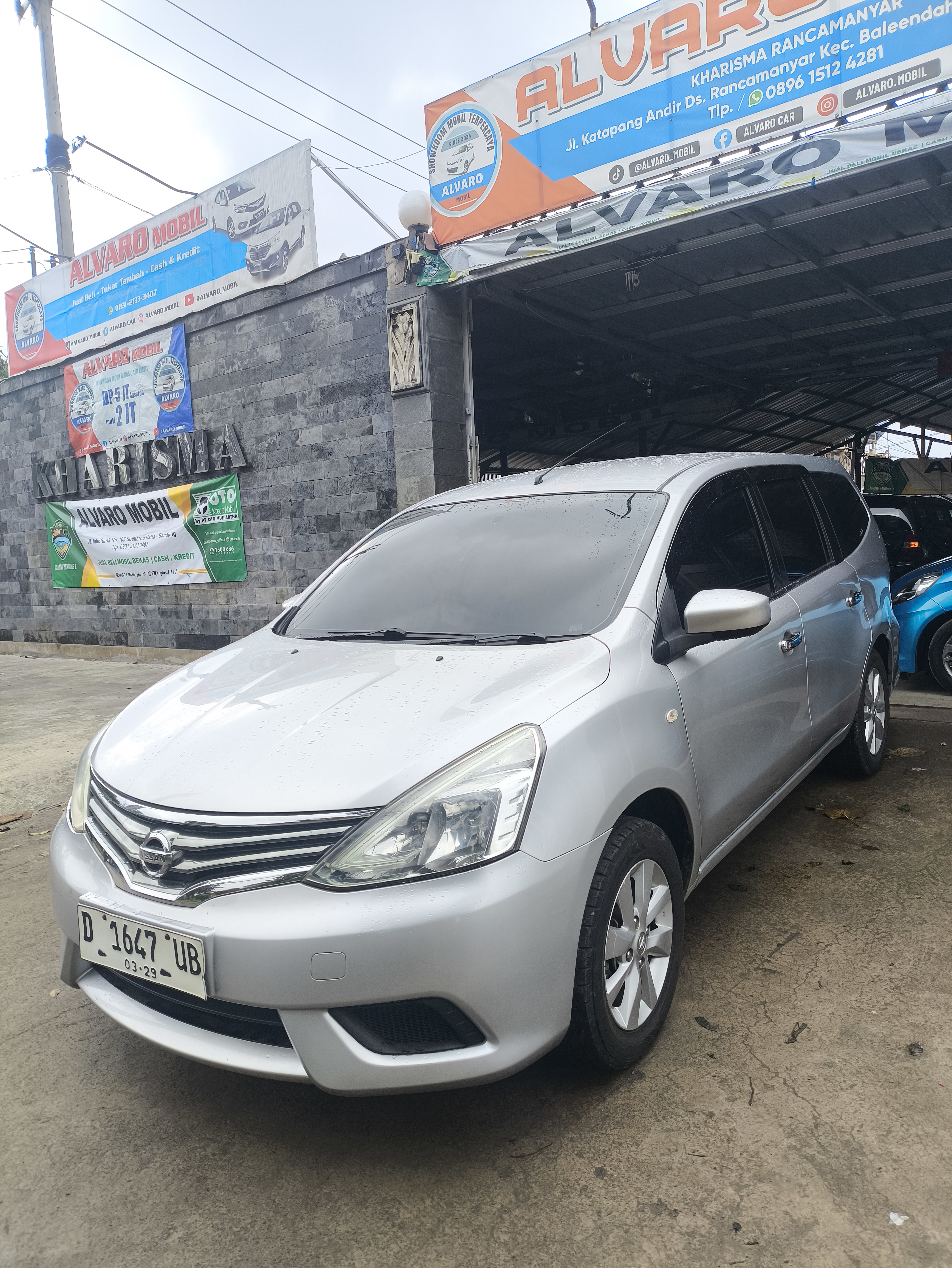 NISSAN GRAND LIVINA SV MATIC