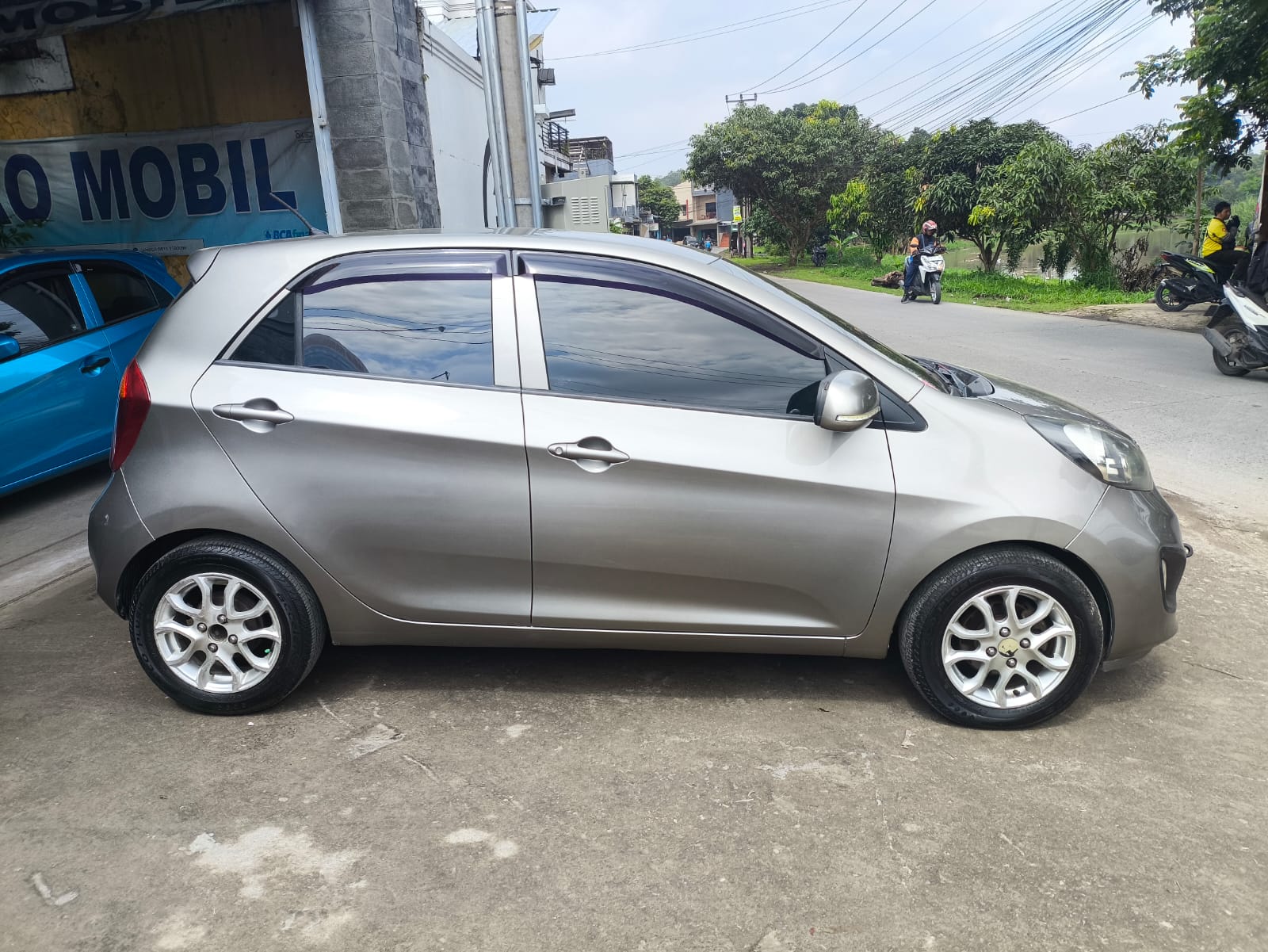 Galeri Mobil